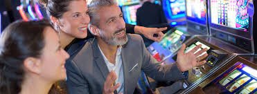 koitoto.com app interface showing football betting markets and live-dealer options
